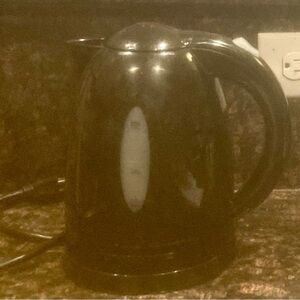 OVENTE Black Electric Kettle, 1.7L Fast Boiling Water Heater